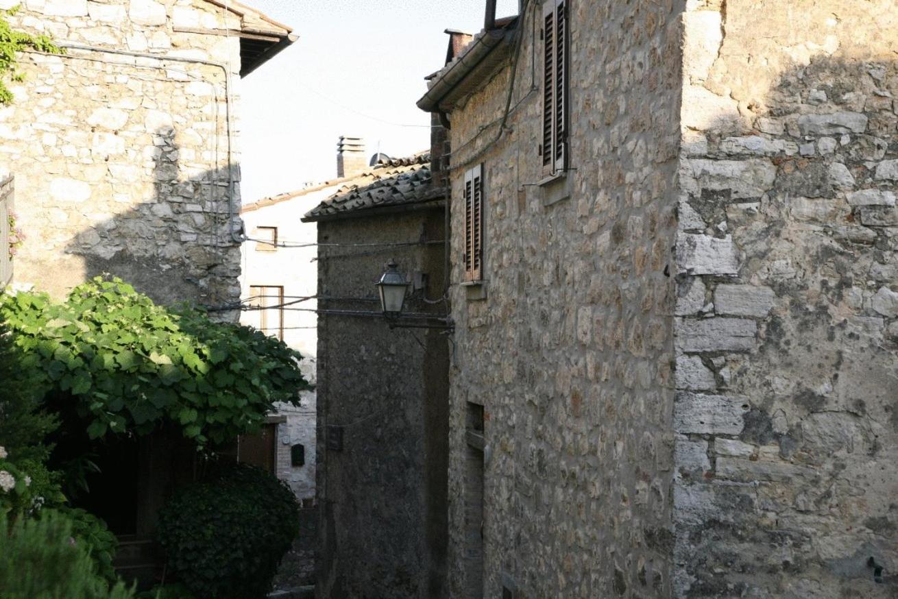 Locanda La Pieve Semproniano Esterno foto