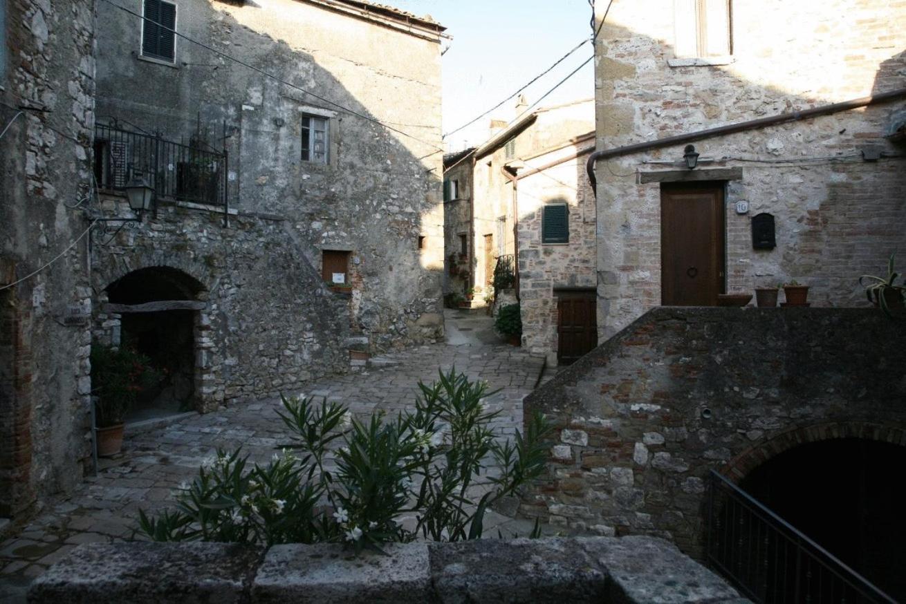 Locanda La Pieve Semproniano Esterno foto
