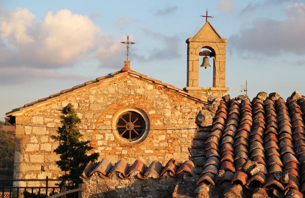 Locanda La Pieve Semproniano Esterno foto